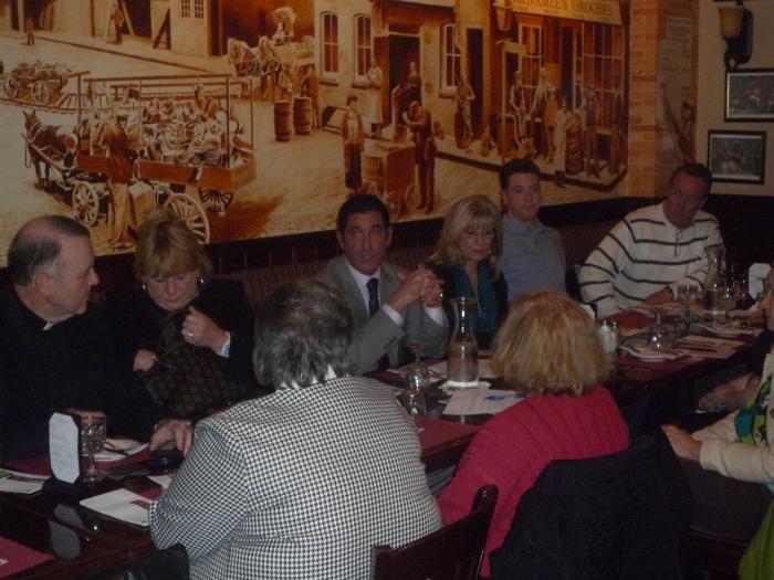 Woodlawn Heights Merchants gather to form a Merchants Association