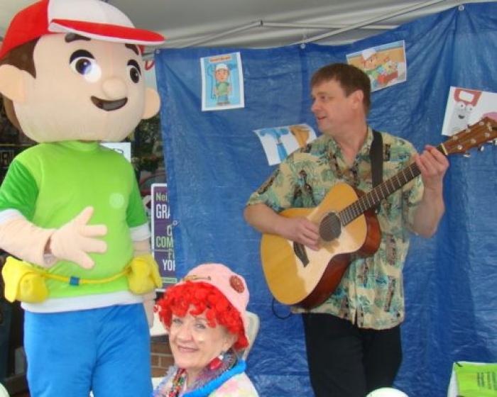Handy Manny, our Face Painting Clown and Guitarist Steve Oates